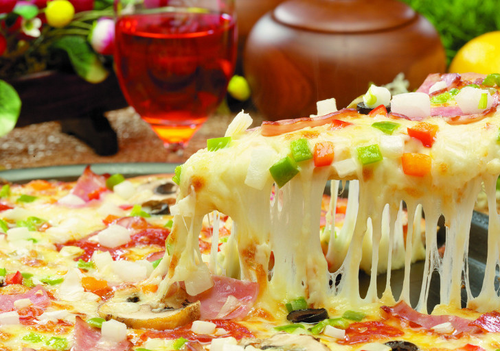 最好吃的披萨饼底的做法,披萨饼的真正做法