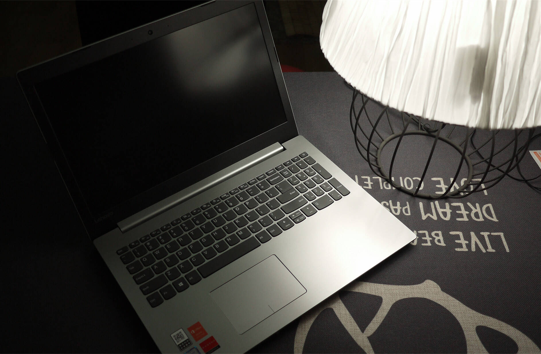 学生党笔记本电脑推荐2000到3000,笔记本电脑推荐学生党1000以下的