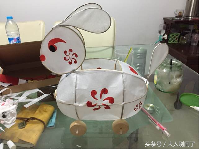 怎么用红包做中秋节兔子灯笼,幼儿园中秋节灯笼手工兔子