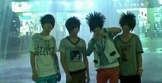 杀马特葬爱家族现在状况,杀马特葬爱家族动图