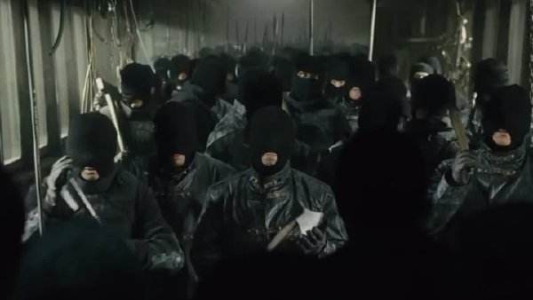 《雪国列车》一辆永不停歇的列车