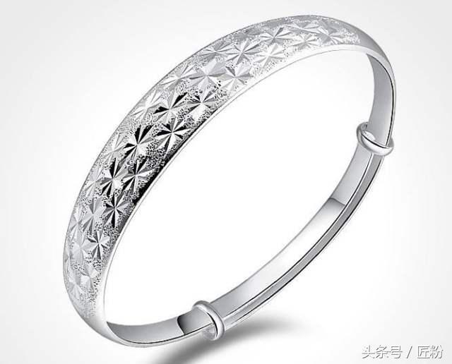 小孩戴银手镯有什么好处和坏处,银手镯对身体有什么好处和坏处