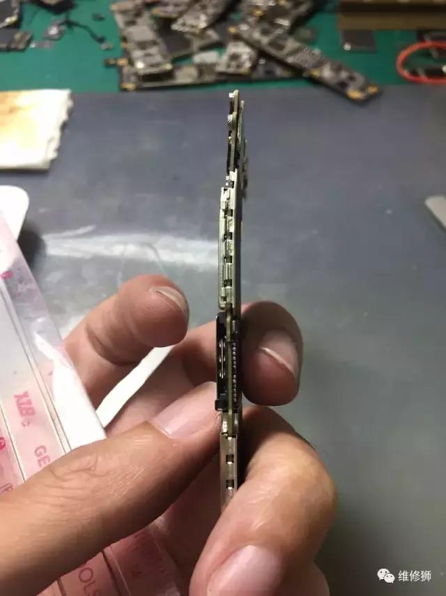 苹果重摔加泡水手机维修,iphone摔一下容易漏液吗