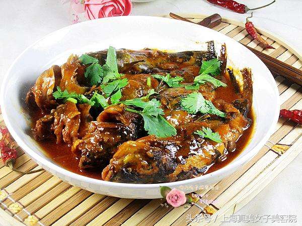 下巴和嘴周围经常冒痘？有对策！