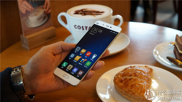 年轻人第一部旗舰机,年轻人的第一台手机小米