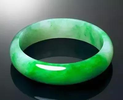 打开母亲留下的遗物,打开母亲留下的箱子