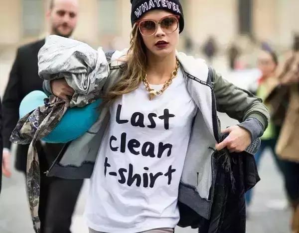 歪果仁都在笑你!不懂千万别穿上身的SloganTee!