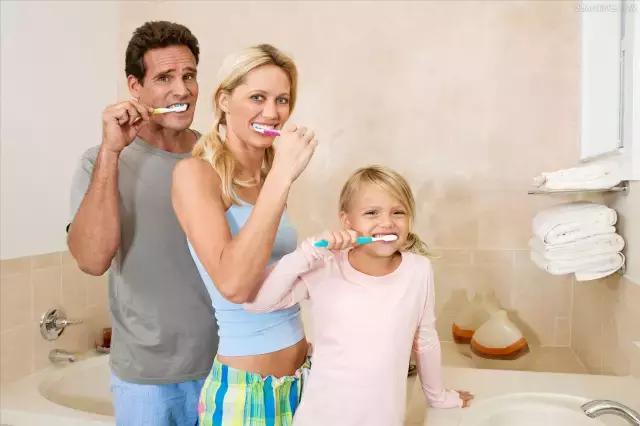 中年牙缝越来越大是什么原因,牙缝越来越大是什么原因引起的