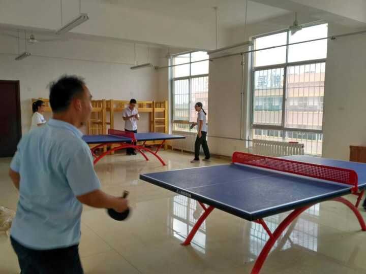 校园抱腿跑比赛,三溪初中运动会跑步比赛