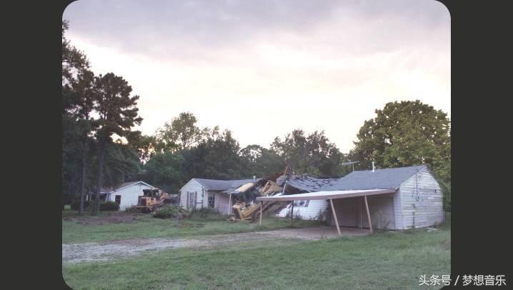 他花最少的钱，拍出今年最高级的鬼片
