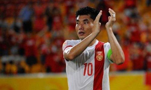 现任亚洲第一后卫,历任国足后卫