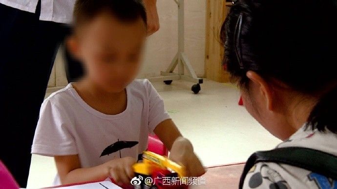 幼儿园呕吐发烧事件,孩子幼儿园发生集体呕吐事件