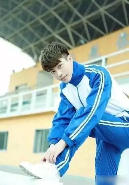 外国人怎么评价中国的校服,外国人如何评价中国学生的校服