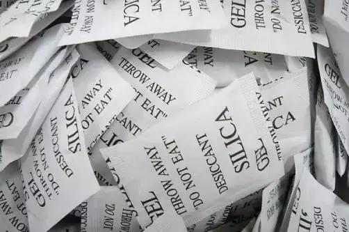 下雨时怎么让鞋子不湿,雨天走路鞋子前面会湿怎么解决