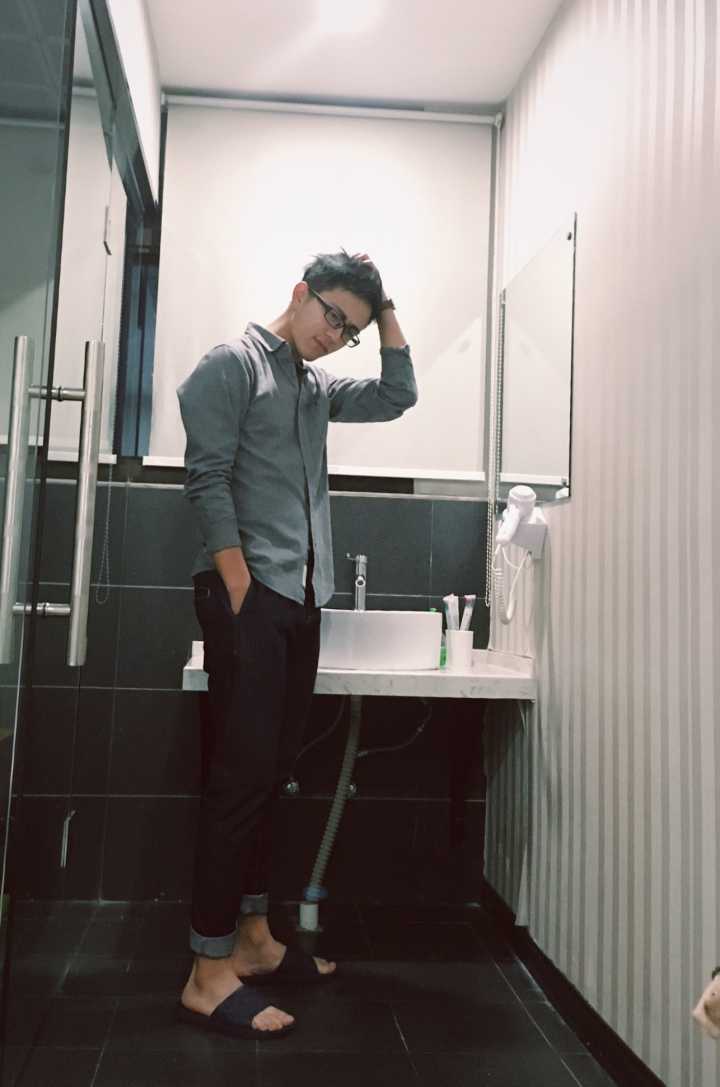 从丑男变成帅哥短视频,丑男生变帅有什么技巧