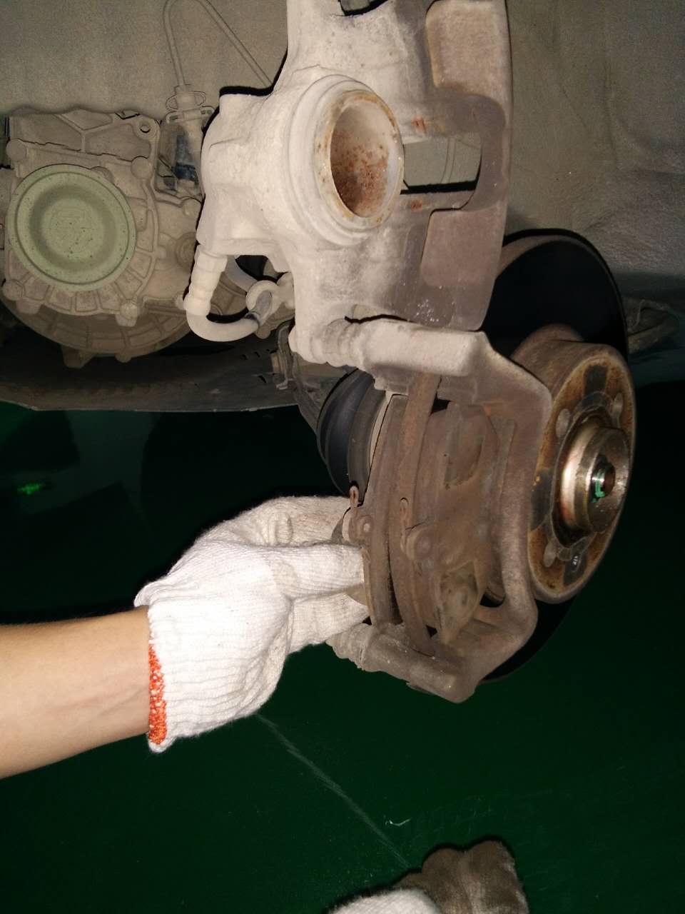 刹车片自己买来换还是去4s店换,刹车片多少公里更换怎么换最合理