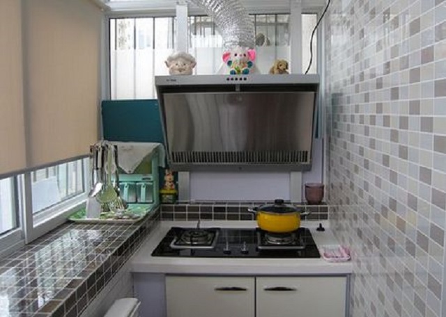 厨房做饭到处都是油怎么清理,厨房一年没用怎么都是油