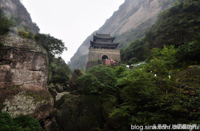 西成高铁沿线旅游,川西北高铁沿线旅游景点