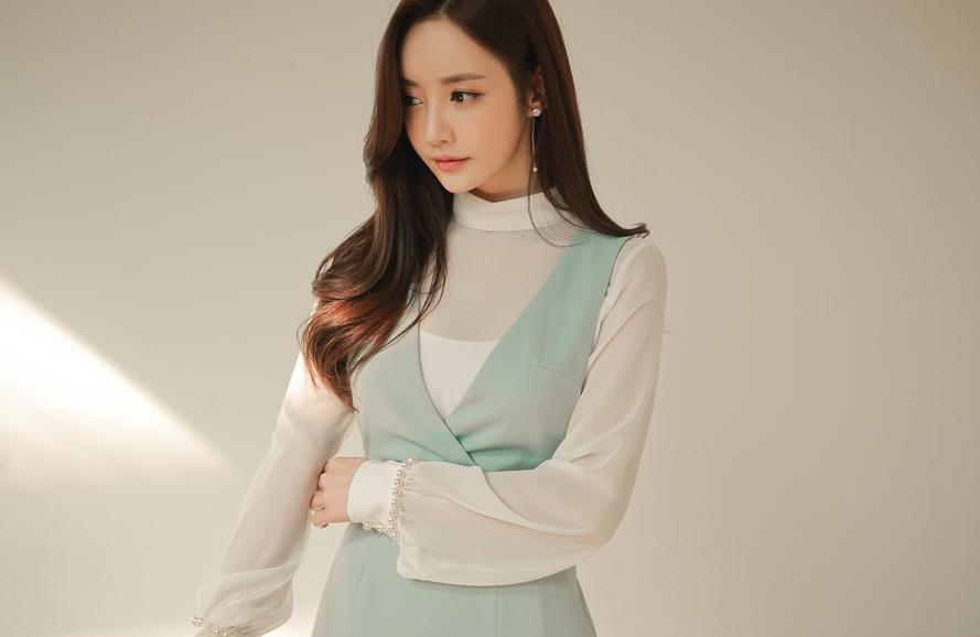 孙允珠裸色半袖裙,孙允珠黄色吊肩裙