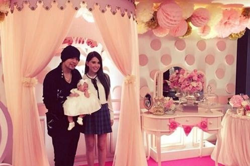 吴佩慈为大儿子庆生,吴佩慈纪晓波为儿子庆生