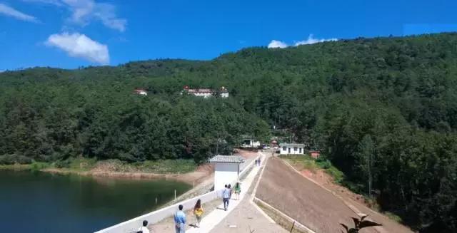 堵在路上别着急,堵在高速上不要慌