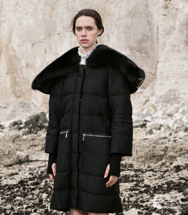 马云穿加拿大鹅牌羽绒服,马云羽绒服moncler