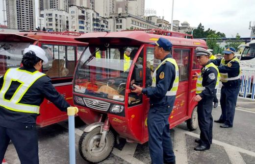 柳州运管查非法营运,柳州严查电动三轮车