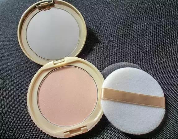 种草平价粉饼油皮,种草几款好用又实用的化妆品