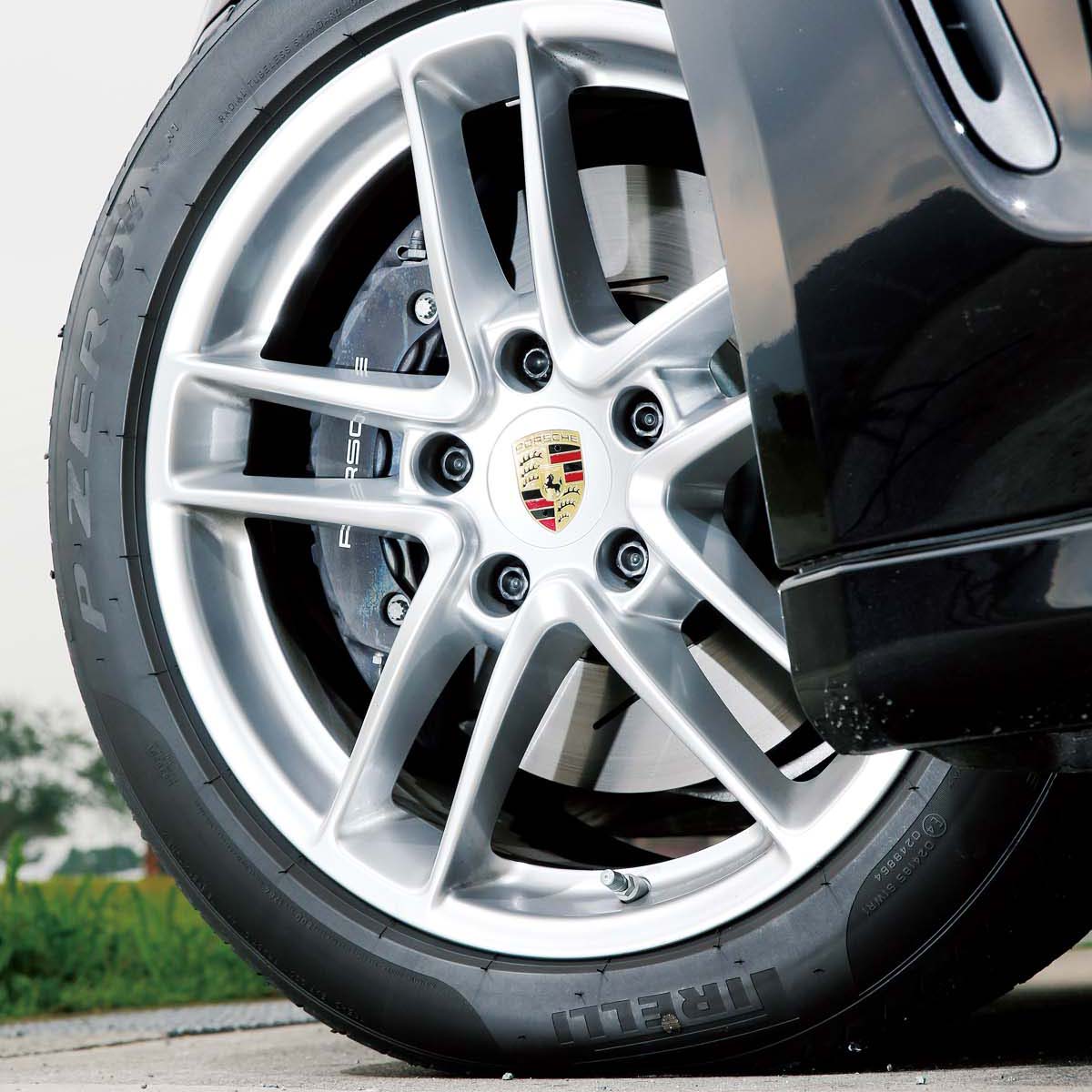 保时捷panamera狂飙,保时捷panameras2024