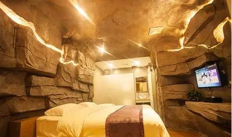 不敢往下看的酒店,深圳最不真实的酒店