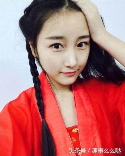 出门发型简单好看披肩编发,十分钟出门编发丸子头