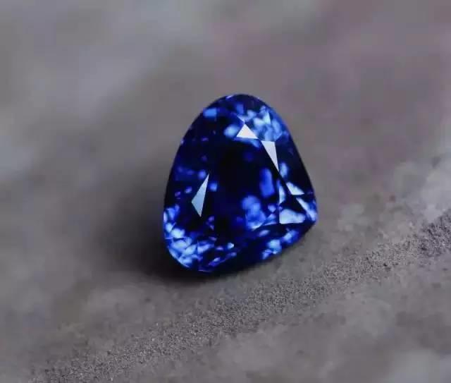 小白玉石入门,四十九种珠宝玉石常识讲解!再也不会被忽悠