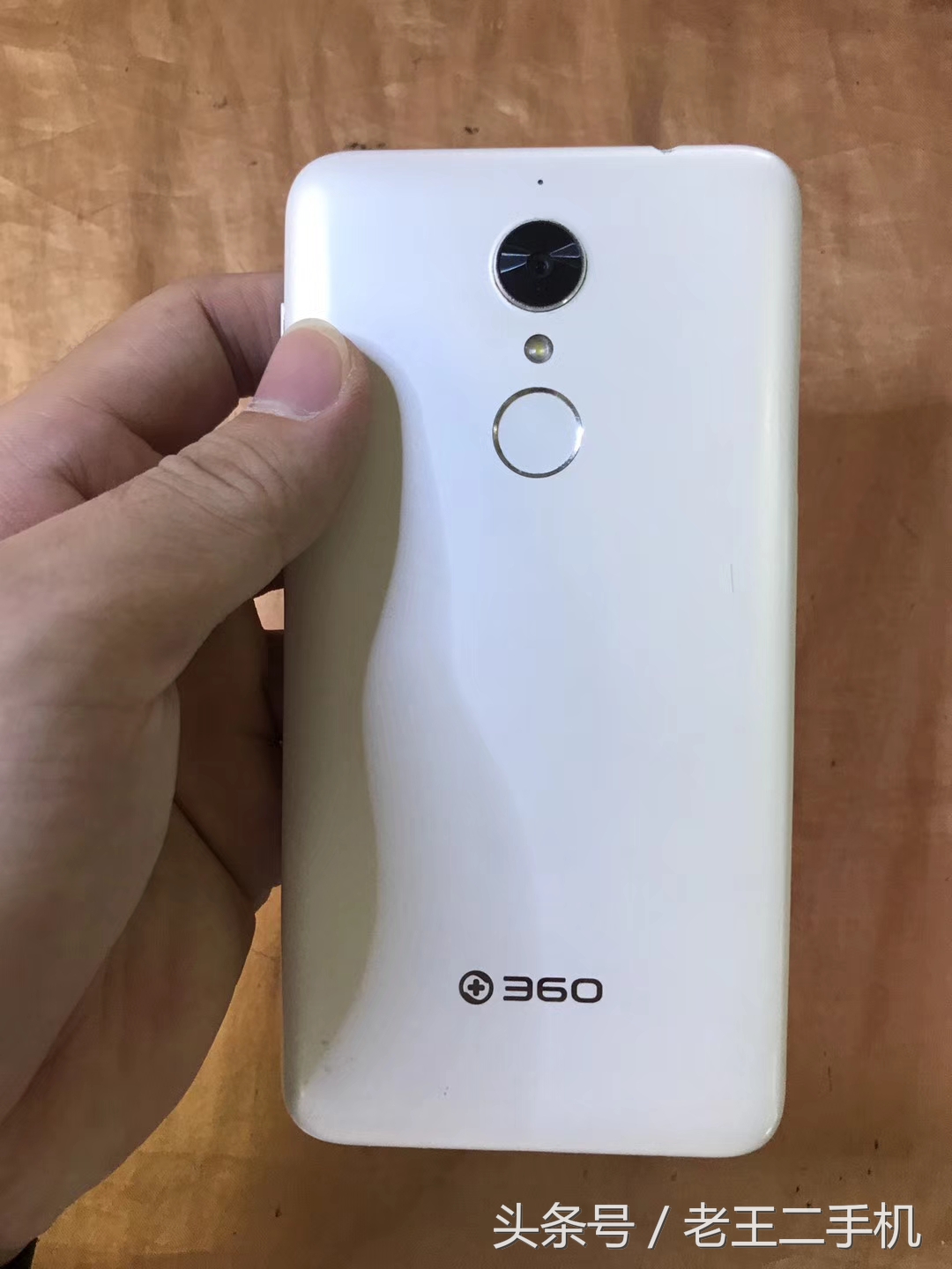 性能好两百元以下的手机,五六百左右的二手机