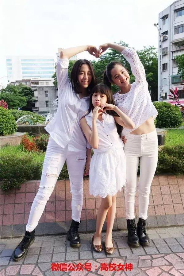 欧阳娜娜三姐妹颜值相差大,欧阳娜娜三姐妹一共几岁了