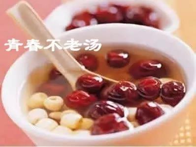 汤里加两枣,汤里加浓汤宝