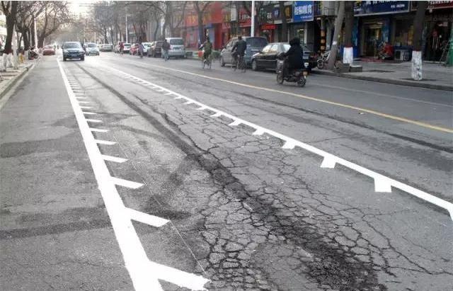 开车认不清这8种标线小心扣分,新手司机开车要明白的七种标线