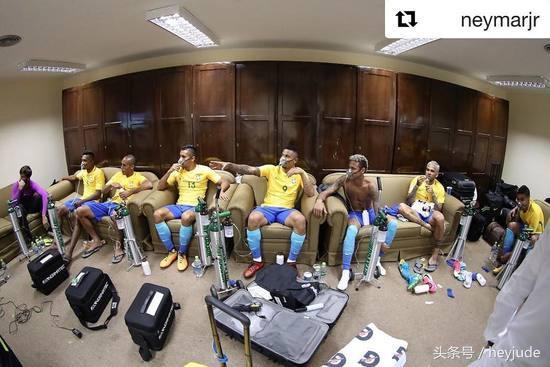巴西队更衣室集体吸氧,巴西队吸氧