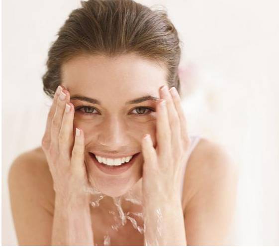 挤完痘痘后皮肤护理视频,挤完痘痘修复视频