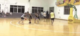 1米78摸篮筐要跳多高,1米78摸高挑战