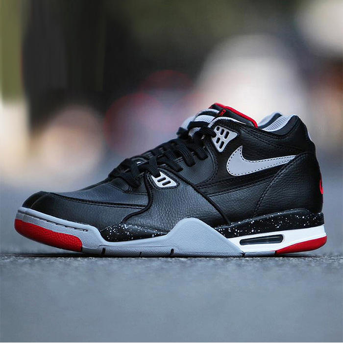 运动鞋青春活力,一双活力满满运动鞋