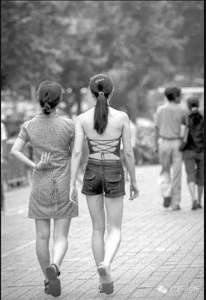 姑娘乖，带你去科甲巷，不乖，就带你去包家巷。