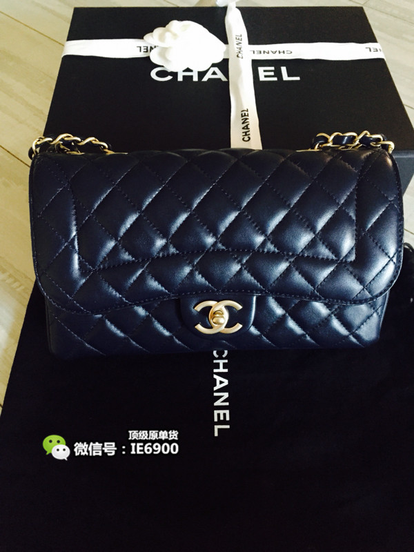 年入百万美女销售,年入百万的美女