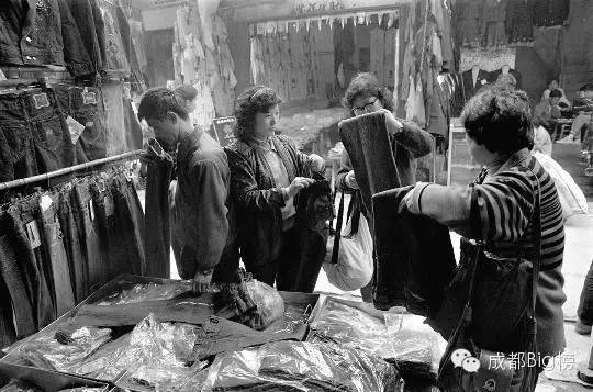 姑娘乖，带你去科甲巷，不乖，就带你去包家巷。