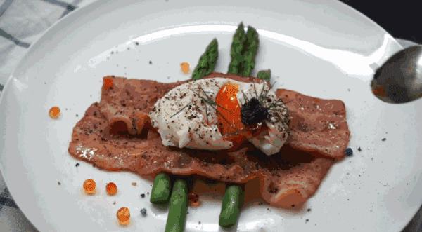 一刀切下去，鸡蛋流黄的感觉，好像中了500万！