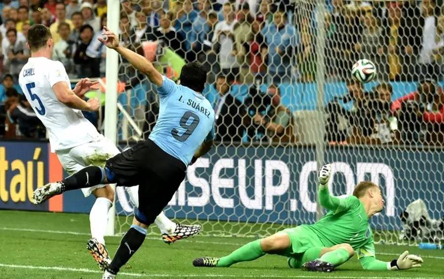 high足球,足球苏亚雷斯进球