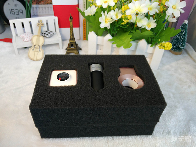 你驾驶,她帮你看风景