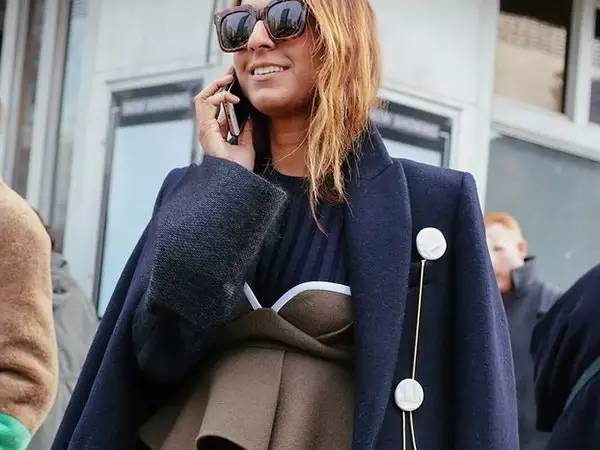 小学生怎么穿潮流时代的衣服 (小学生减龄时尚衣服)