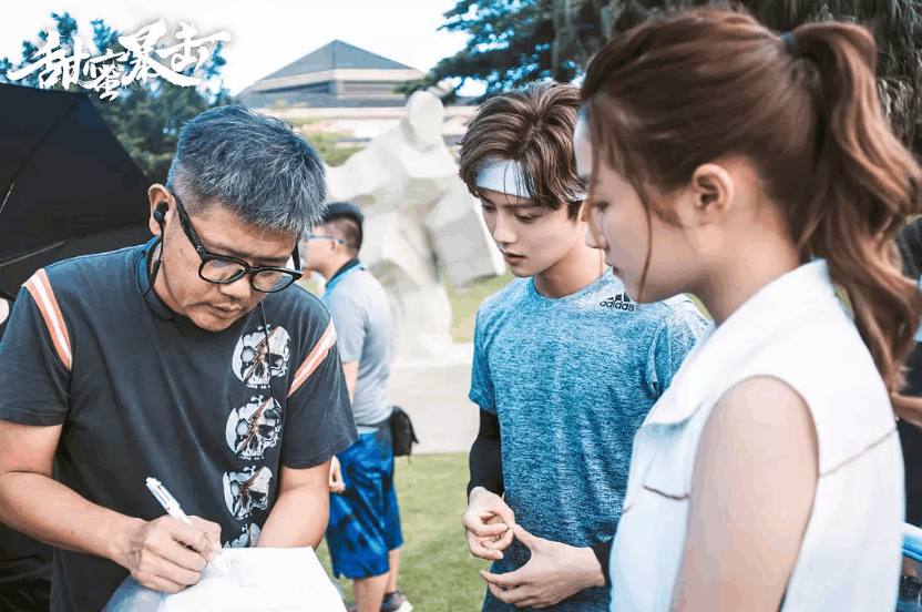 甜蜜暴击鹿晗关晓彤打拳击秀恩爱,鹿晗关晓彤电视剧甜蜜暴击