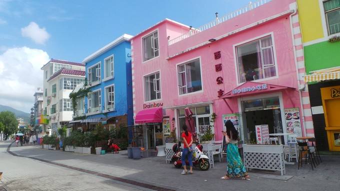 只因在人群里多看了你一眼风景,只因为在人群中多看了你一眼男生