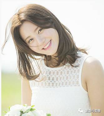 复古偏分发型2018,适合复古风的简约发型